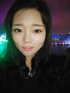 垄玥个人资料,才华横溢的年轻艺术家，闪耀舞台的璀璨星辰